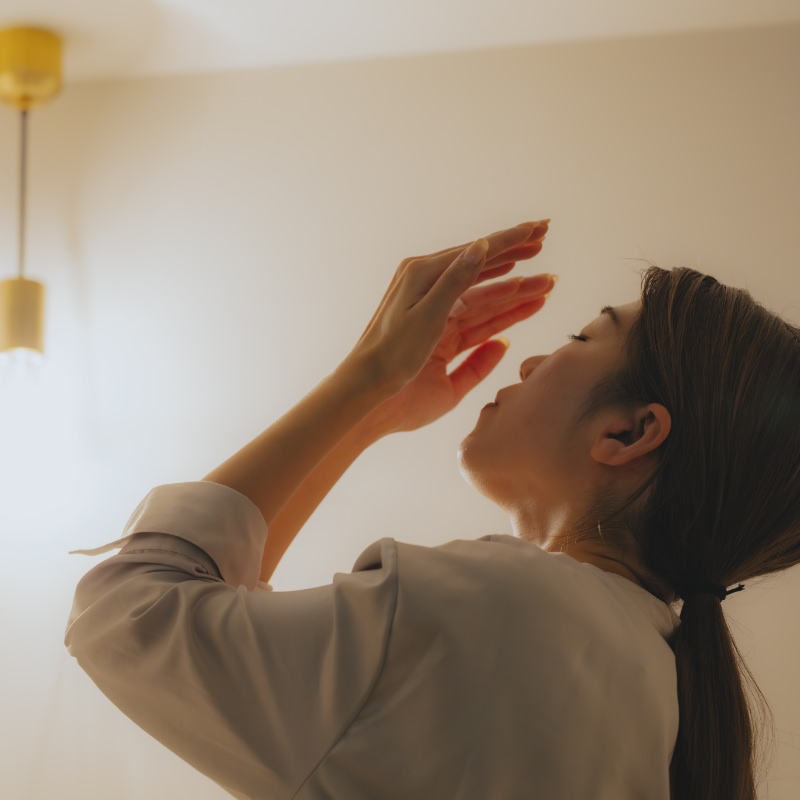 余白がない日々の中で感覚が鈍くなっていく…疲れた身体をいたわりながら、ふと香りに包まれる。