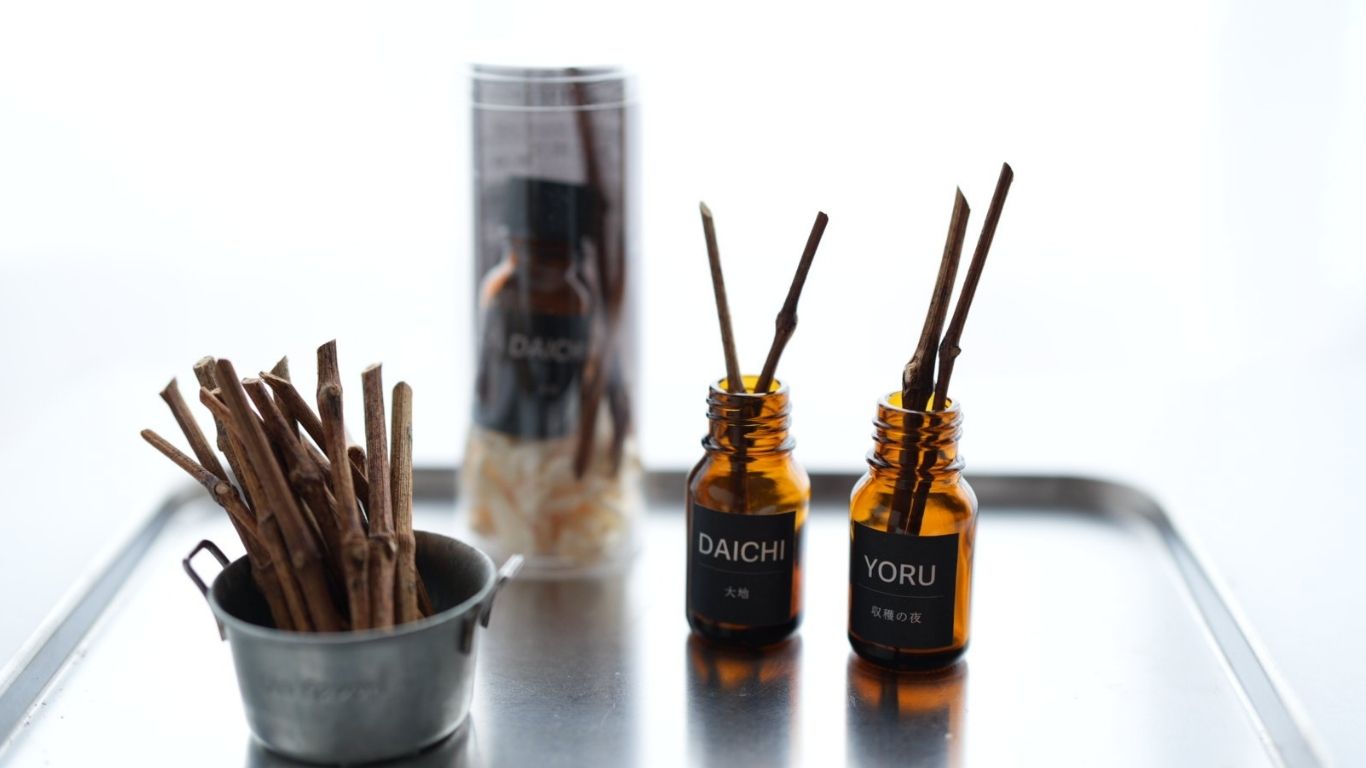 天然精油を使ったリードディフューザー AKIU 10ml